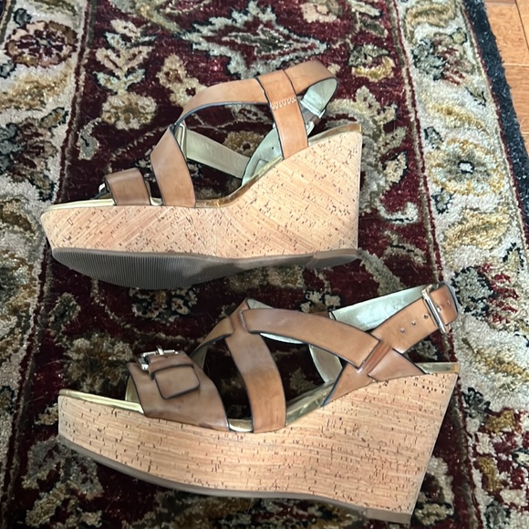 Sandals - Picture 8 of 8